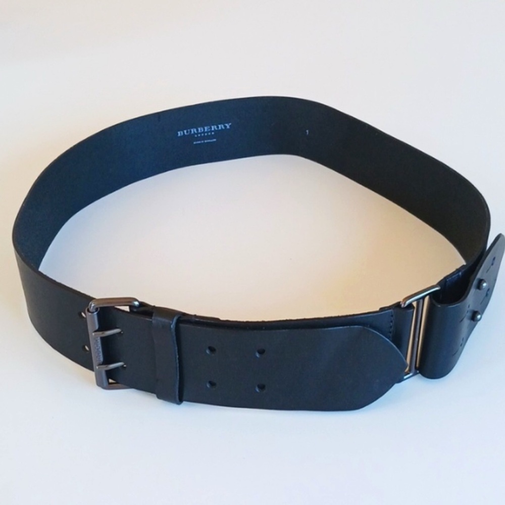 EUC  Burberry London  Belt